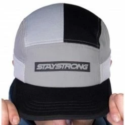 Marque Casquette Stay Strong Faster 6 Panel Black